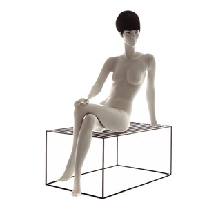 Κούκλα βιτρίνας Valentina 161