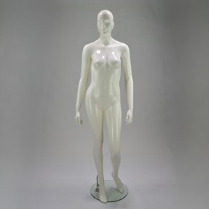 Κούκλα βιτρίνας Στυλιζαρισμένη γυναικεία Λευκή Γυαλιστερή 6th Avenue 03 – Εκθεσιακό Κομμάτι